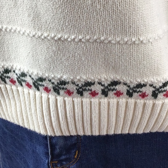 Cabela’s Women 100% Cotton Sweater, Birds, Berries, Winter S - Picture 5 of 9